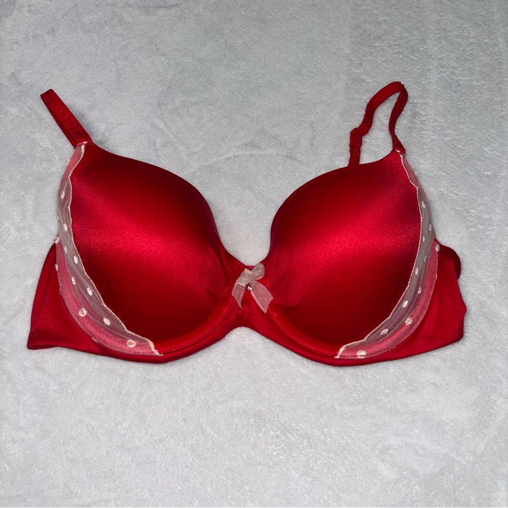 ••• SOLD ••• Victoria’s Secret Lined Demi Bra in Cherry Red and Cream Size 38C
